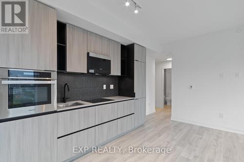 1501 - 2 Augusta Avenue, Toronto, ON - Indoor Photo Showing Kitchen