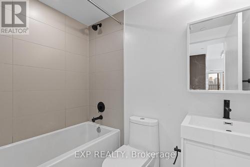 1501 - 2 Augusta Avenue, Toronto, ON - Indoor Photo Showing Bathroom