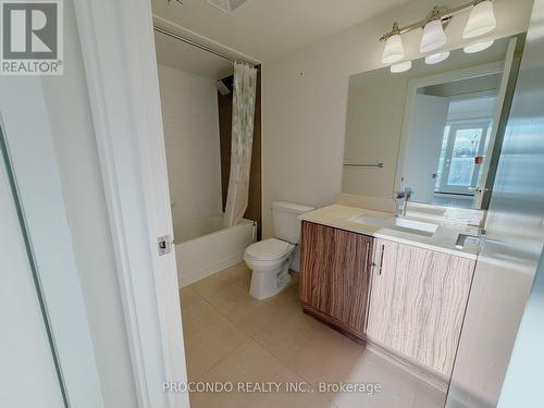 Th10 - 4070 Parkside Village Drive, Mississauga, ON - Indoor Photo Showing Bathroom