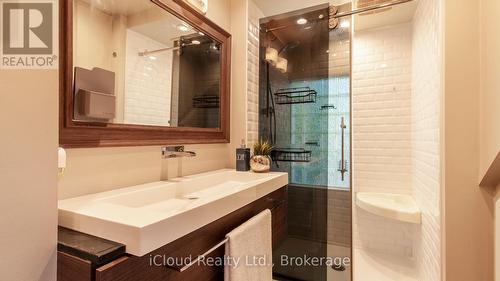 605 Maitland Street, London East, ON - Indoor Photo Showing Bathroom