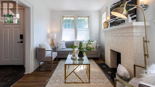 605 Maitland Street, London East, ON - Indoor Photo Showing Living Room With Fireplace