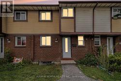 18 - 1444 FOXWELL STREET  Ottawa, ON K1B 5J4