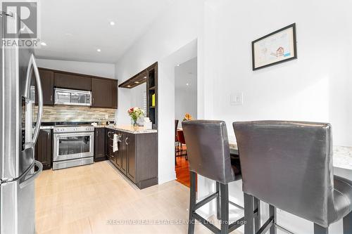 7068 Bannockburn Court, Mississauga, ON - Indoor Photo Showing Kitchen