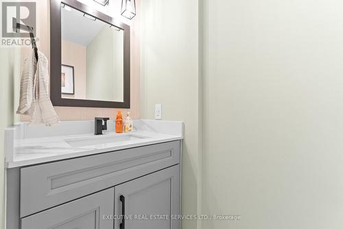 7068 Bannockburn Court, Mississauga, ON - Indoor Photo Showing Bathroom