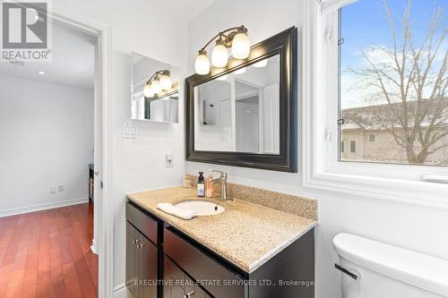 7068 Bannockburn Court, Mississauga, ON - Indoor Photo Showing Bathroom