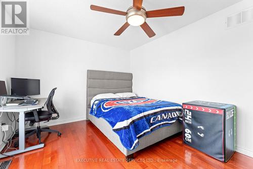 7068 Bannockburn Court, Mississauga, ON - Indoor Photo Showing Bedroom