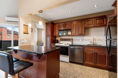 Kitchen - 301-1390 Rue Hyman, Montréal (Pierrefonds-Roxboro), QC - Indoor Photo Showing Kitchen