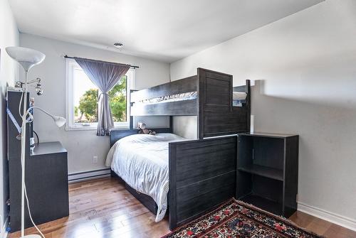 Bedroom - 8050 Av. Niagara, Brossard, QC - Indoor Photo Showing Bedroom