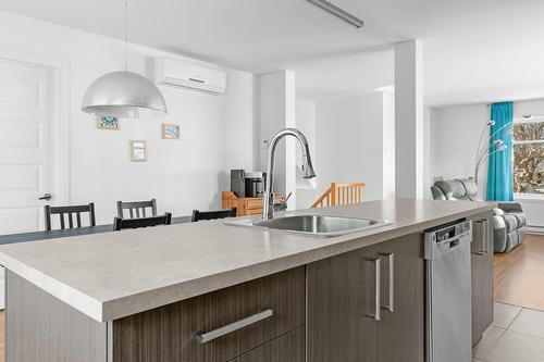 Cuisine - 8601 Boul. St-Jacques, Québec (Les Rivières), QC - Indoor Photo Showing Kitchen With Upgraded Kitchen