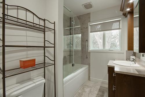 Salle de bains - 3595 Rue Duvernay, Longueuil (Saint-Hubert), QC - Indoor Photo Showing Bathroom