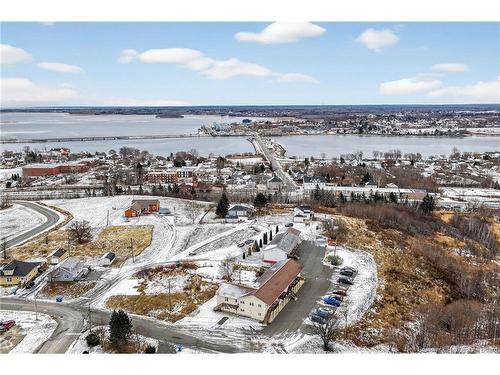 725 Univesity Dr, Bathurst, NB 