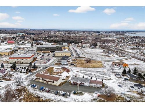 725 Univesity Dr, Bathurst, NB 