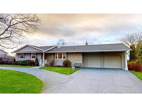 6 Burnett Terr, Rothesay, NB 