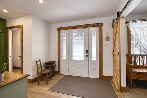 Hall d'entrée/Vestibule - 52 Rue Du Sommet-Du-Parc, Sainte-Marguerite-Du-Lac-Masson, QC - Indoor Photo Showing Other Room