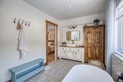 Salle de bains attenante à la CCP - 