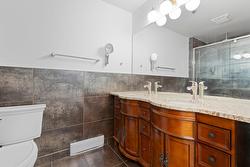 Salle de bains attenante à la CCP - 