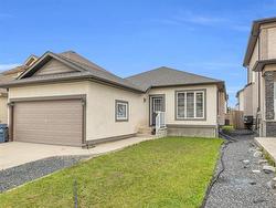7 Degner PL  Winnipeg, MB R2R 1R9