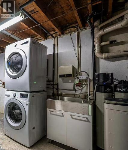 14 Schofield Drive, Kitchener, ON - Indoor Photo Showing Laundry Room