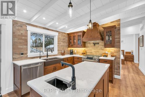 621 Duclos Point Road, Georgina, ON - Indoor Photo Showing Kitchen With Double Sink With Upgraded Kitchen