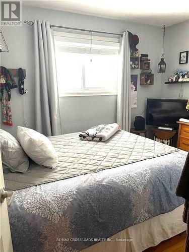 Upper - 89 Ottaway Avenue, Barrie, ON - Indoor Photo Showing Bedroom