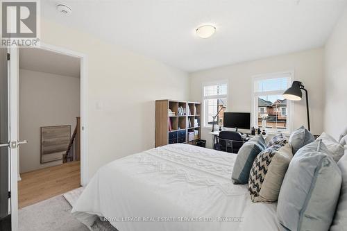 Third Bedroom Features a Walk-In Closet - 3300 Jacob Way, Oakville, ON - Indoor Photo Showing Bedroom