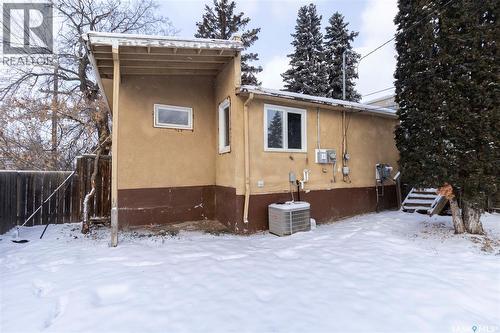 1302 11Th Street E, Saskatoon, SK - Outdoor