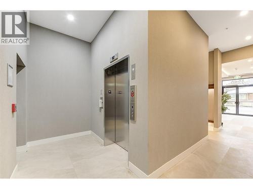 1380 Pridham Avenue Unit# 203, Kelowna, BC - Outdoor With View With Exterior