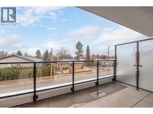 1380 Pridham Avenue Unit# 203, Kelowna, BC - Outdoor With Exterior