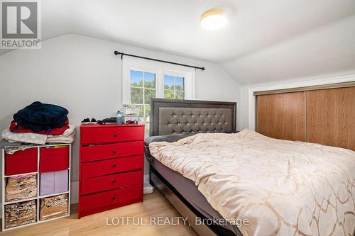 13 Pinehurst Avenue, Ottawa, ON - Indoor Photo Showing Bedroom