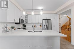 Bright modern kitchen - 