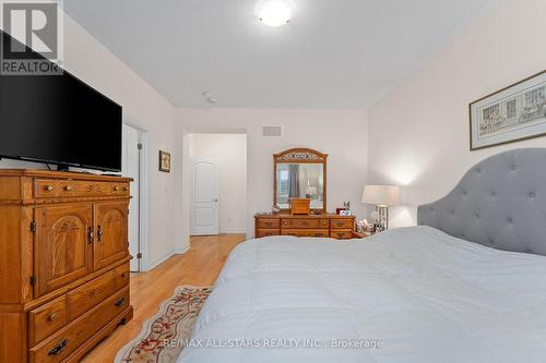 Walk-in closet, hardwood floors - 88 Connell Drive, Georgina, ON - Indoor Photo Showing Bedroom
