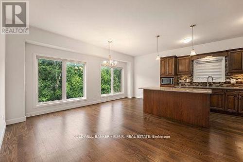 60 Alcorn Drive, Kawartha Lakes (Lindsay), ON - Indoor Photo Showing Kitchen