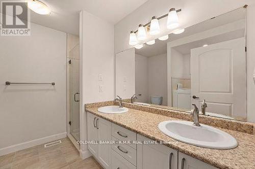 60 Alcorn Drive, Kawartha Lakes (Lindsay), ON - Indoor Photo Showing Bathroom