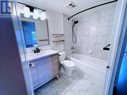 407 - 18 Hillcrest Avenue, Toronto, ON - Indoor Photo Showing Bathroom