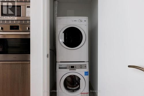 2301 - 88 Blue Jays Way, Toronto, ON - Indoor Photo Showing Laundry Room