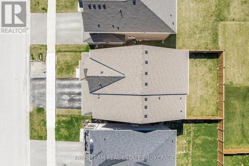 6 Cliff Thompson Court, Georgina, ON - Outdoor