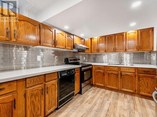 7 San Marko Place, Vaughan, ON - Indoor Photo Showing Kitchen