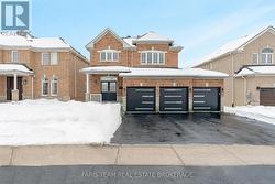 146 SANDRINGHAM DRIVE  Barrie, ON L4M 0C9