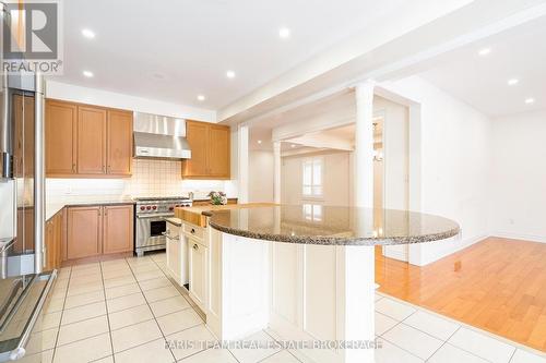 146 Sandringham Drive, Barrie, ON - Indoor Photo Showing Kitchen With Upgraded Kitchen