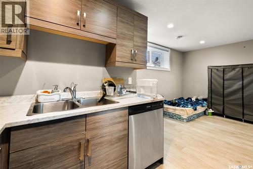2810 Ridgway Avenue, Regina, SK - Indoor Photo Showing Kitchen With Double Sink