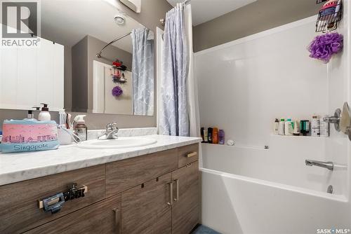 2810 Ridgway Avenue, Regina, SK - Indoor Photo Showing Bathroom