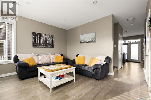 2810 Ridgway Avenue, Regina, SK - Indoor Photo Showing Living Room