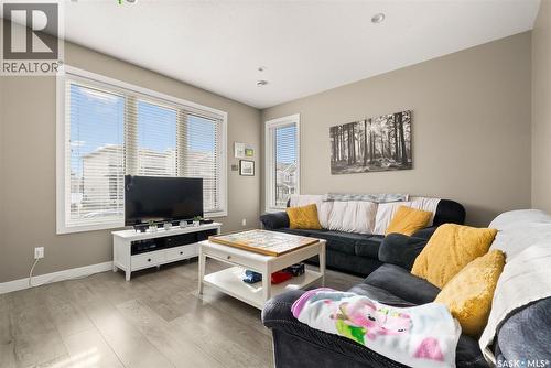 2810 Ridgway Avenue, Regina, SK - Indoor Photo Showing Living Room