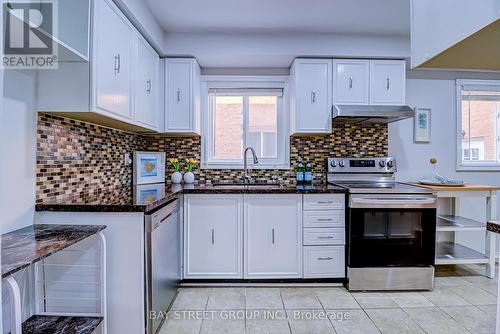 679 Constellation Drive, Mississauga, ON - Indoor Photo Showing Kitchen