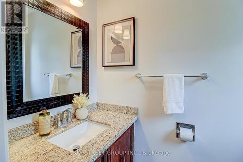 679 Constellation Drive, Mississauga, ON - Indoor Photo Showing Bathroom
