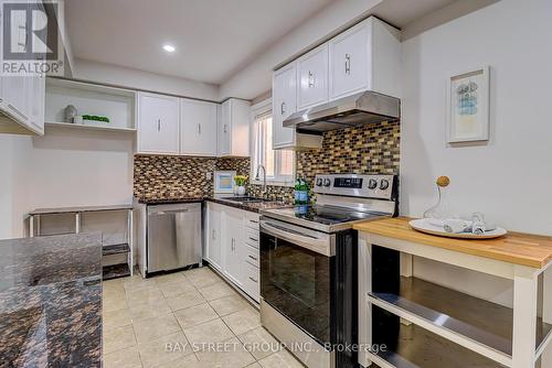 679 Constellation Drive, Mississauga, ON - Indoor Photo Showing Kitchen