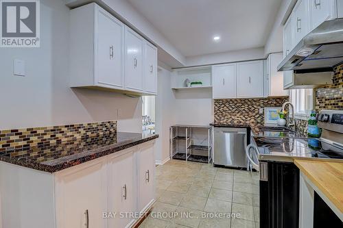 679 Constellation Drive, Mississauga, ON - Indoor Photo Showing Kitchen