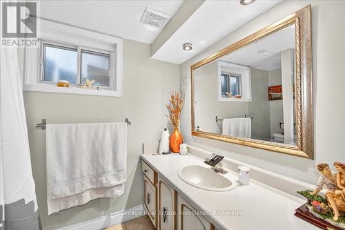 51 Picton Street, Hamilton, ON - Indoor Photo Showing Bathroom