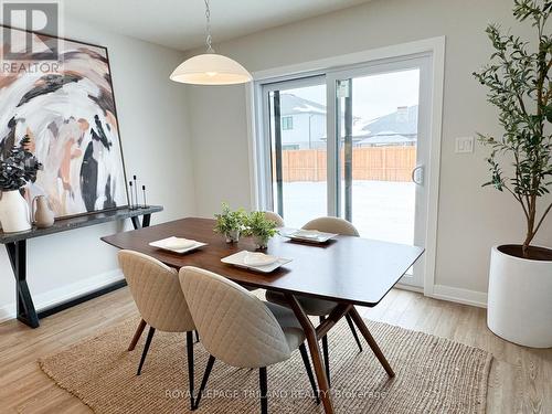 112 Styles Drive, St. Thomas, ON - Indoor Photo Showing Dining Room