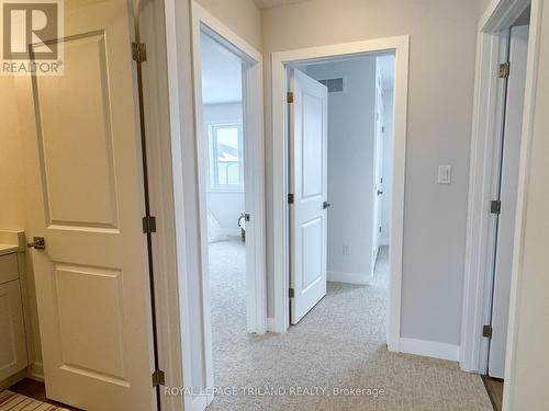 112 Styles Drive, St. Thomas, ON - Indoor Photo Showing Other Room